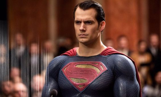 Batman v Superman: il cavaliere oscuro è pronto alla battaglia nelle nuove  foto in alta definizione. La gallery