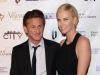 16. Charlize Theron con Sean Penn