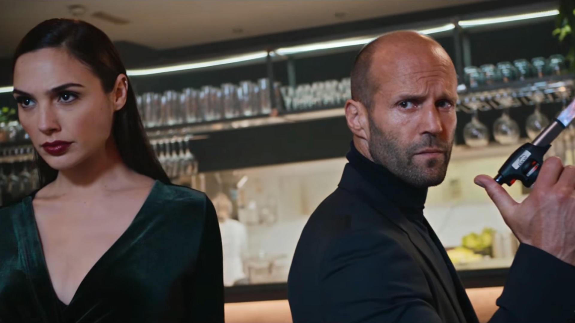 Gal Gadot e Jason Statham nello spot del Super Bowl