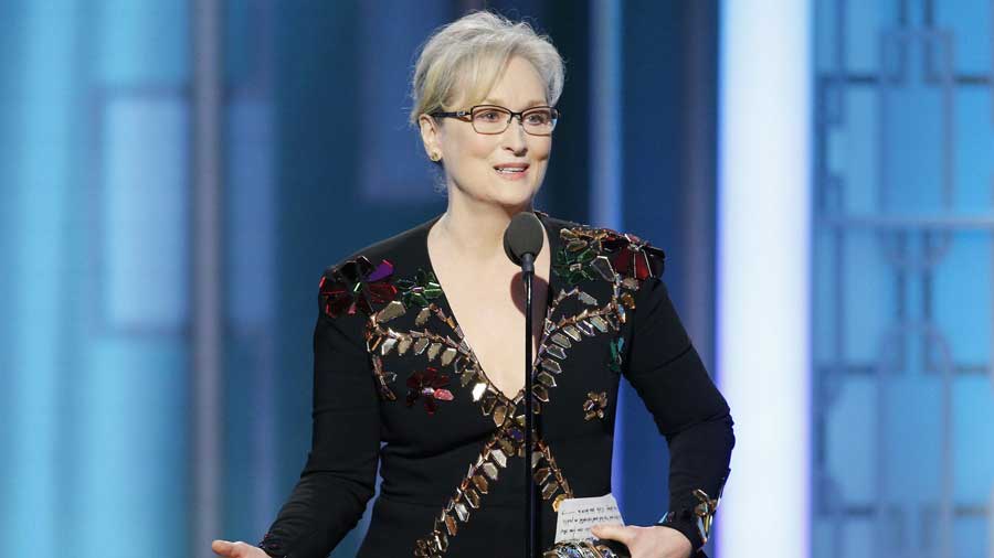 Golden Globes 2017: Meryl Streep attacca Trump. Lui: «È sopravvalutata»