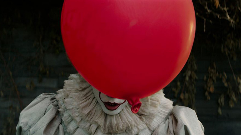 IT, il primo trailer stabilisce un nuovo record di visualizzazioni Pennywise nell'inquietante primo trailer del remake di IT