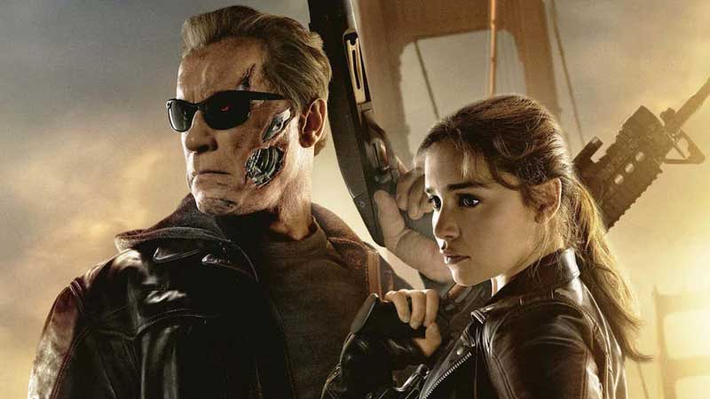 Arnold Schwarzenegger ed Emilia Clarke in Terminator: Genisys