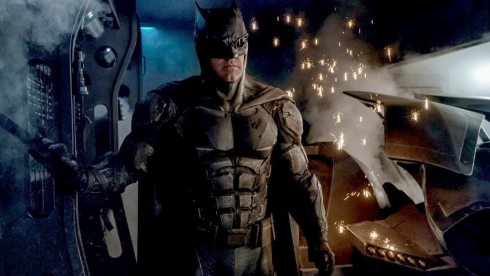 Justice League: una foto dal set dei reshoot ci mostra la nuova Batmobile del Cavaliere Oscuro Batman in Justice League