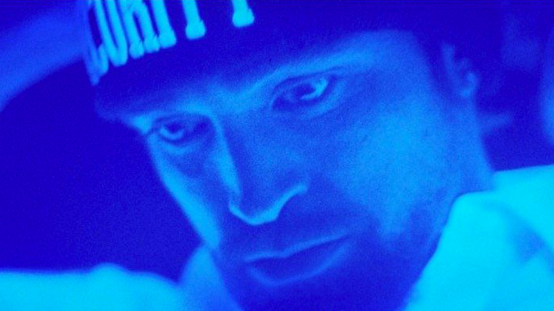 Robert Pattinson sconvolto e trasandato nelle prime foto di Good Time Robert Pattinson in Good Time dei fratelli Safdie