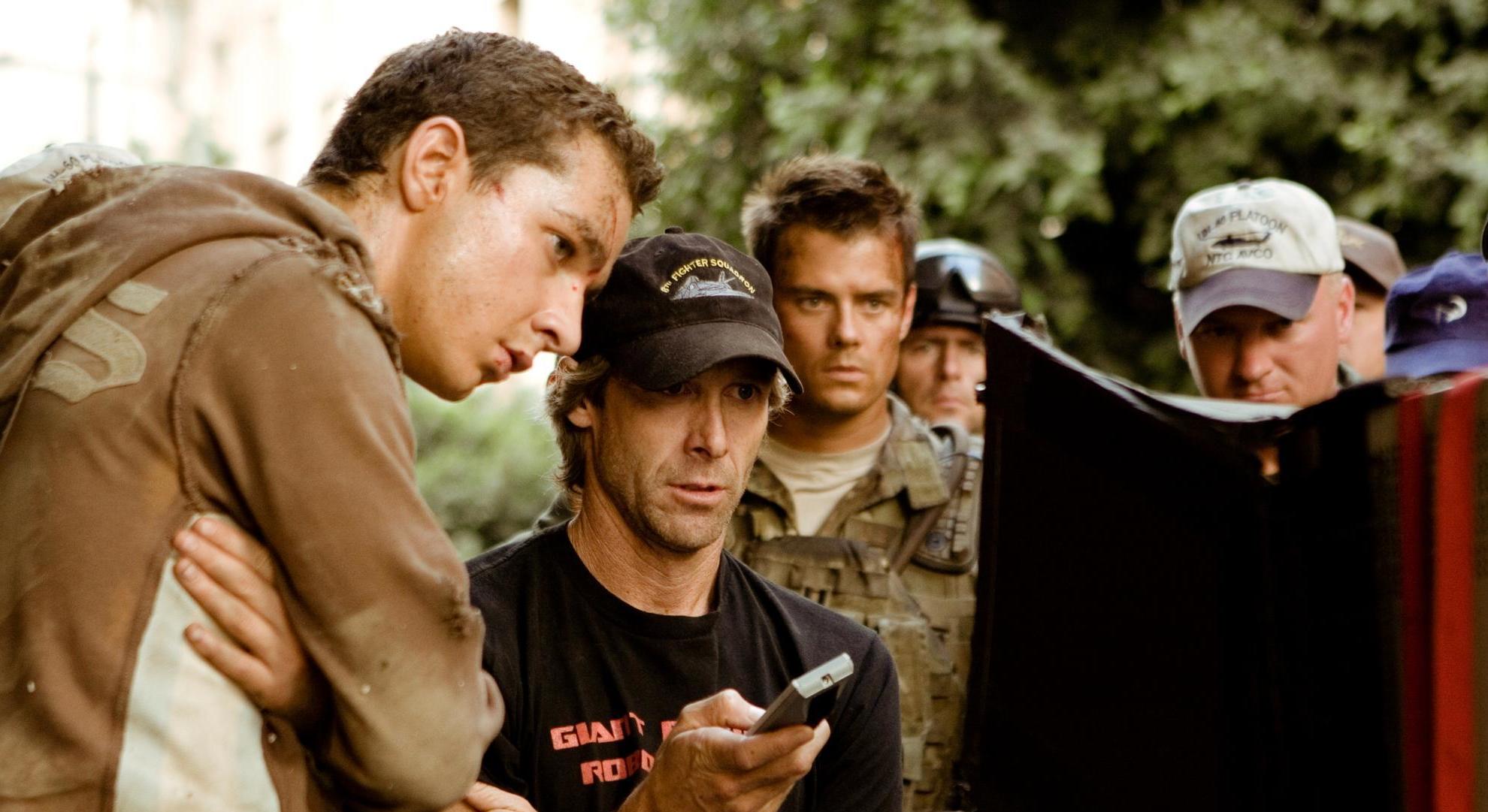 Transformers: «Se rimani fuori di prigione puoi tornare». Michael Bay consola Shia LaBeouf Michael Bay apre le porte a LaBeouf per Transformers