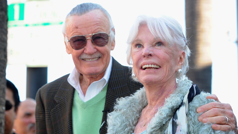 Joan Lee, moglie di Stan Lee, è morta a 93 anni Stan Lee e Joan Lee