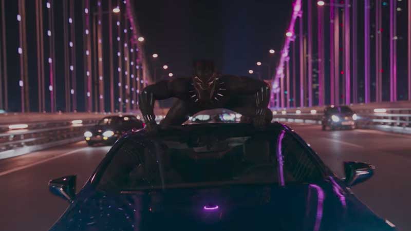 Black Panther: un elettrizzante T’Challa nel nuovo spot natalizio Black Panther inarrestabile nel nuovo trailer