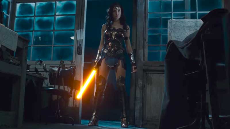 Spada di Wonder Woman. I più divertenti