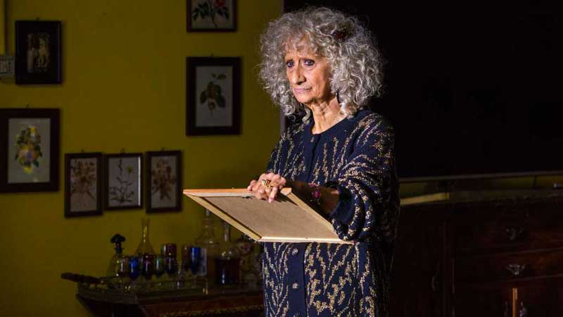 Anna Mazzamauro picchiata sul set di Poveri ma ricchi Anna Mazzamauro in Poveri ma ricchi
