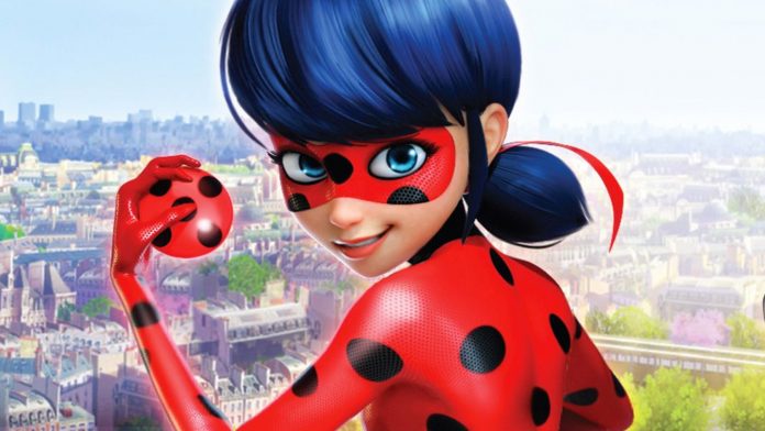 Comic Con 2018 Miraculous Ladybug, i produttori pronti a svelare le novità miraculous ladybug in primo piano con yo yo in mano