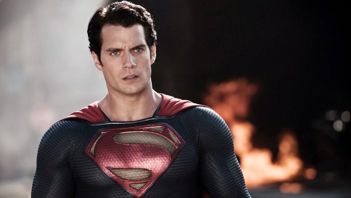 «Mio zio è DAVVERO Superman»: Henry Cavill e l’assurda storia di suo nipote, nei guai a causa dell’attore Justice League Henry Cavill