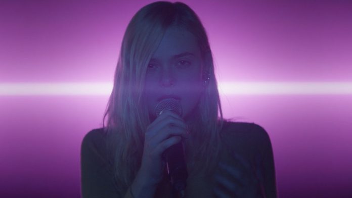 Elle Fanning è una popstar in cerca di successo nel trailer di Teen Spirit Elle Fanning in Teen Spirit