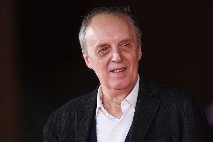 Dario Argento sviluppa una serie TV per Netflix o Amazon: «Vedrete almeno una quindicina di omicidi»