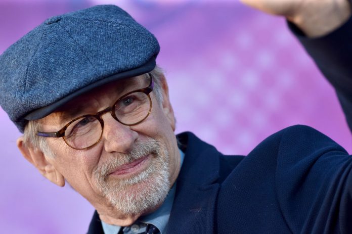 Steven Spielberg VS Netflix: «È tutto falso. Non ho mai detto niente in proposito»