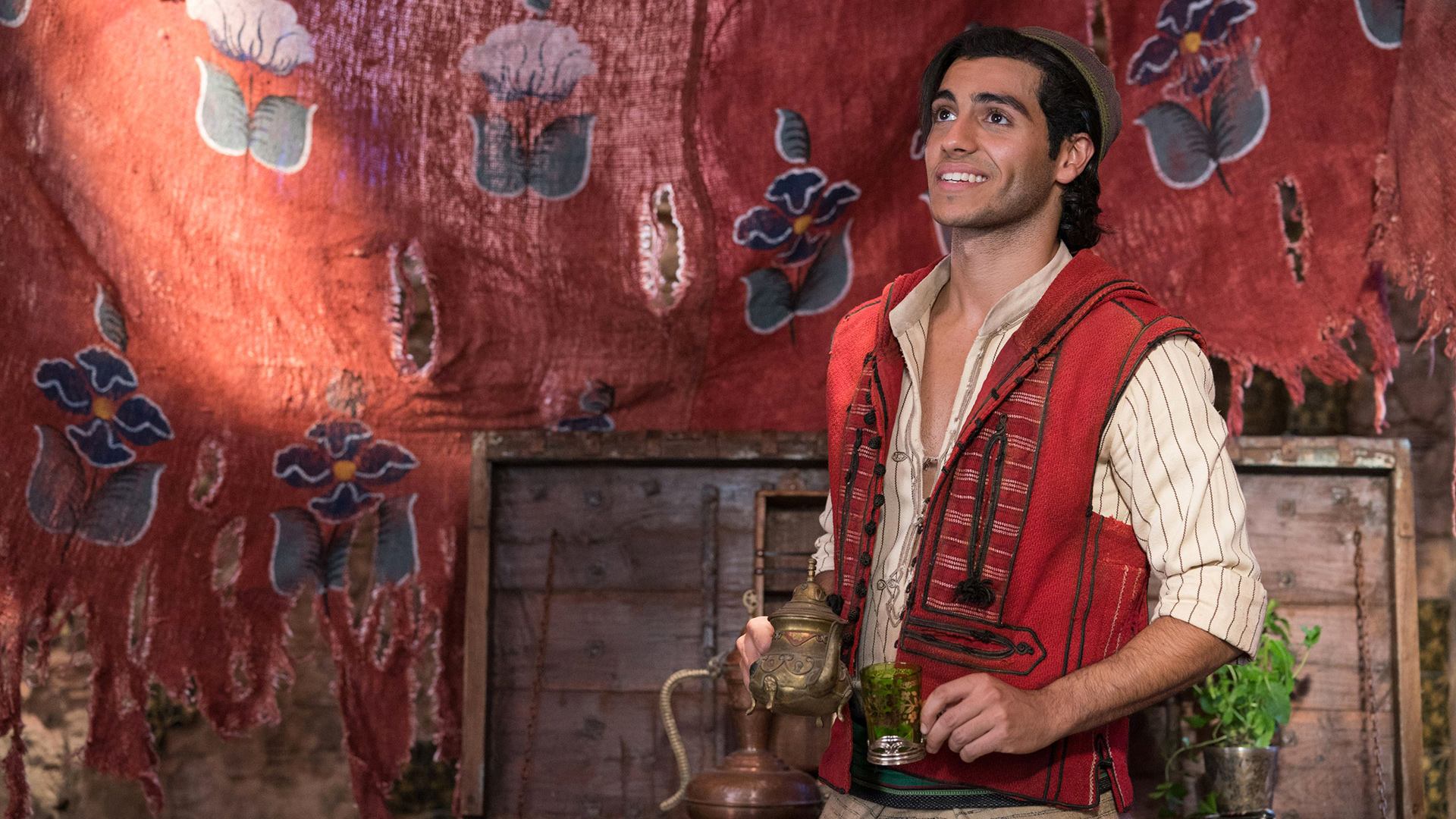 Aladdin La mia vera storia, video e testo della canzone del live action Disney