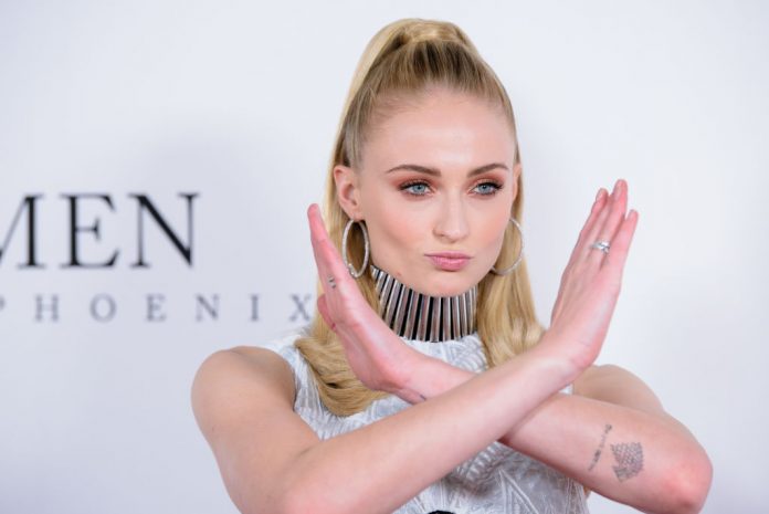 “Vaffan***o la tua libertà”. Sophie Turner blasta Evangeline Lilly per il suo no all’isolamento Sophie Turner
