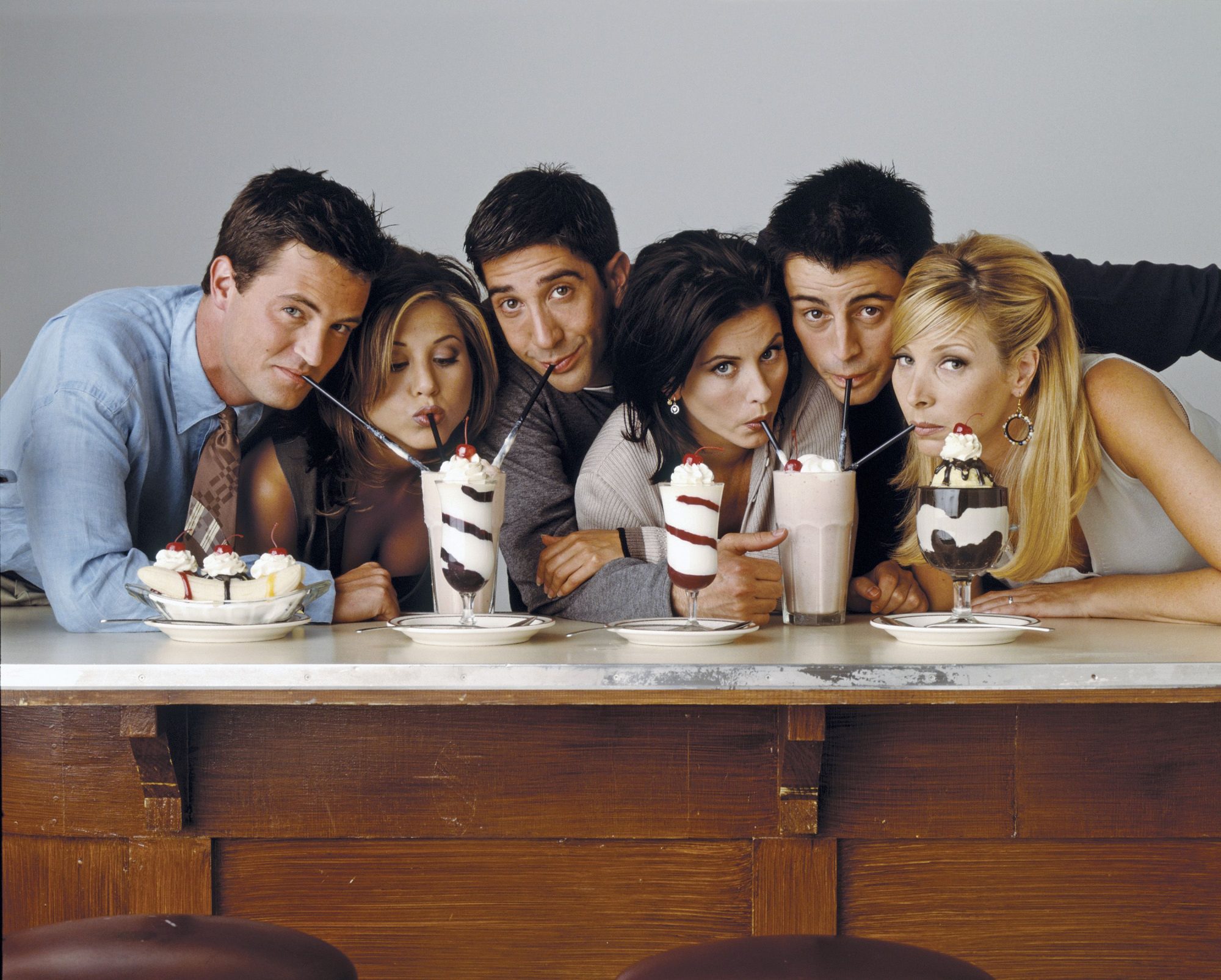 Friends: trama, episodi, spin-off, streaming. Tutto sulla serie cult