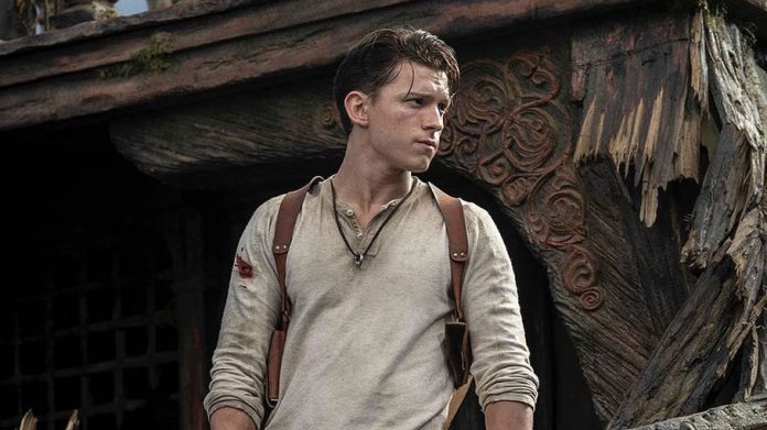 Uncharted: il vero Nathan Drake approva al 100% Tom Holland nella prima immagine, ma i fan non sono d’accordo