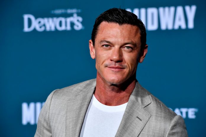 Pinocchio: Luke Evans entra nel cast del live-action Disney! Ecco chi interpreterà