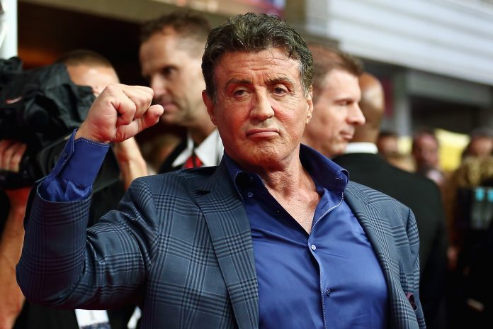 Sylvester Stallone è un supereroe nella prima immagine di Samaritan. Ed è irriconoscibile!