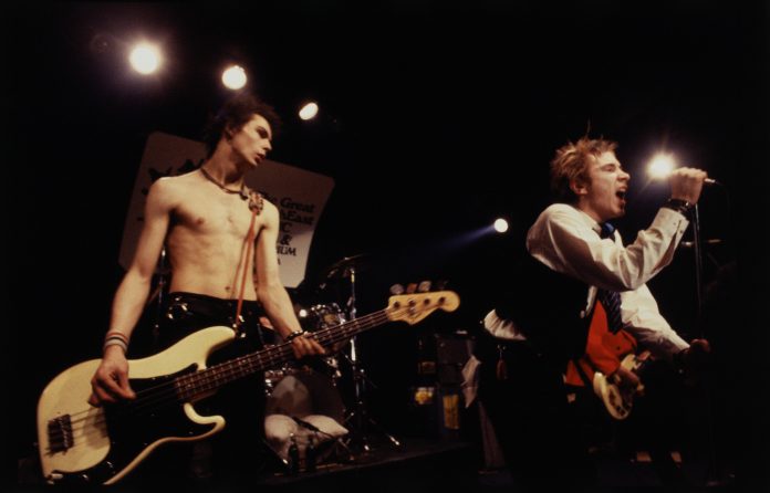 Sex Pistols: in arrivo una miniserie sulla band simbolo del punk. Ecco cosa sappiamo Danny Boyle Sex Pistols