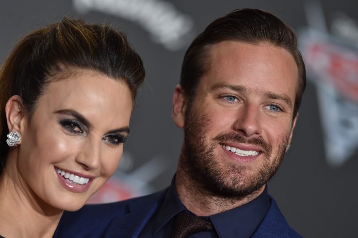 «Sono disgustata»: l’ex moglie di Armie Hammer crede alla storia del cannibalismo? Armie Hammer Elizabeth Chambers
