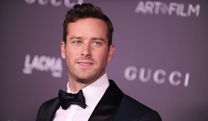 Armie Hammer: polemiche per il controverso commento al video di una donna in lingerie