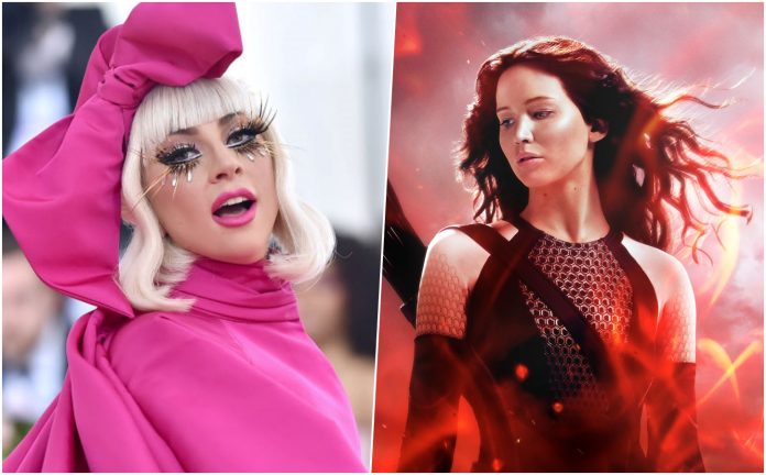 «Iniziano gli Hunger Games»: il look di Lady Gaga per l’insediamento di Biden fa esplodere il web