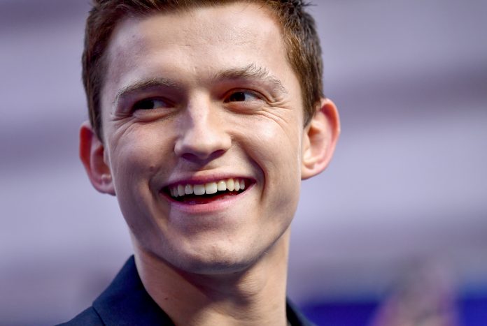 Tom Holland ha già deciso chi dovrà interpretarlo in un film sulla sua vita. Ma è una scelta assurda! Tom Holland