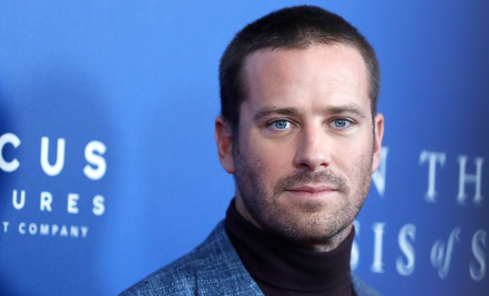 Armie Hammer: trapela l’imbarazzante motivo per cui la moglie ha chiesto il divorzio