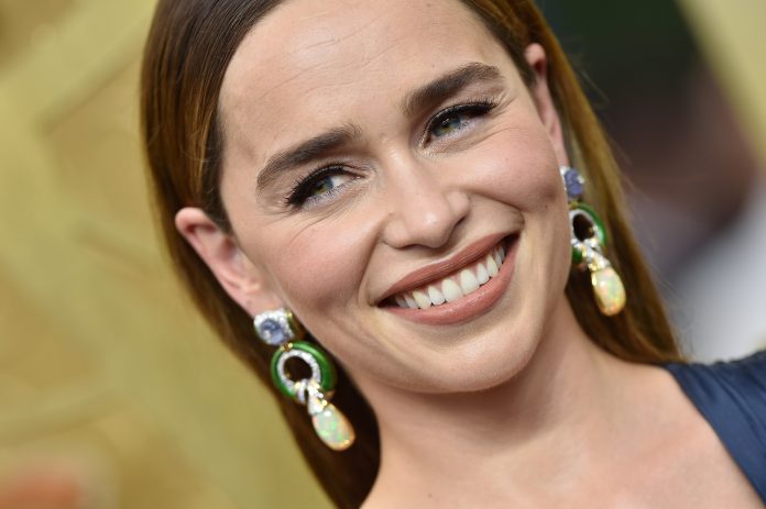 Emilia Clarke: la star de Il trono di spade ha ricevuto un consiglio per curare la pelle. Ed era terribile! Emilia Clarke