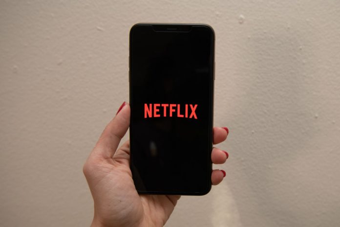 Sulla stessa onda: in arrivo su Netflix il teen drama italiano Sulla stessa onda Netflix