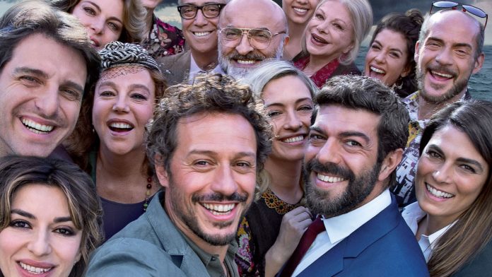 A casa tutti bene: svelato il cast della nuova serie di Gabriele Muccino A casa tutti bene