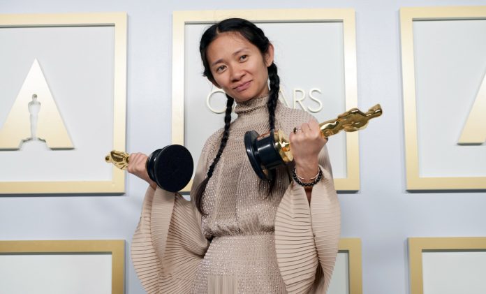 Oscar 2021, censurata in Cina la vittoria di Chloé Zhao e Nomadland: cosa sta succedendo? Chloé Zhao