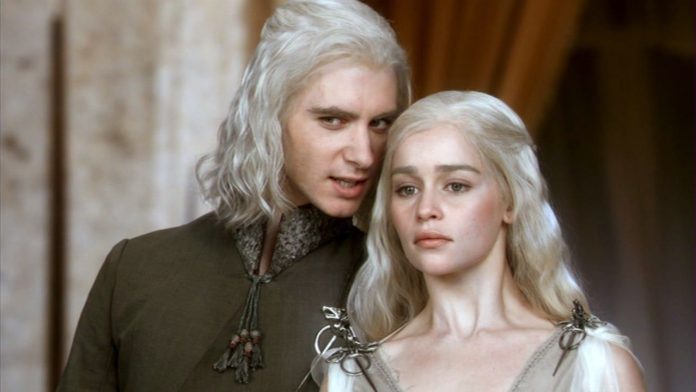 House of the Dragon: ecco le prime foto dei Targaryen. E vi sembrerà di rivedere Daenerys e Viserys House of the Dragon