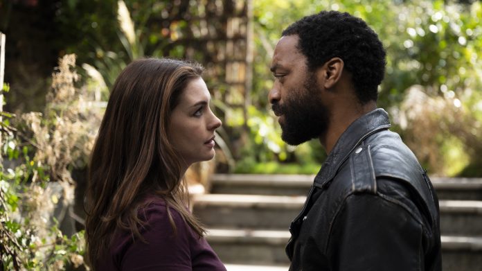 Locked Down: la recensione del film con Anne Hathaway e Chiwetel Ejiofor Locked Down