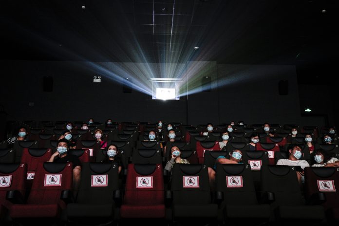 Cinema, ridotte a 30 giorni le finestre distributive: gli esercenti contro il nuovo decreto Cinema