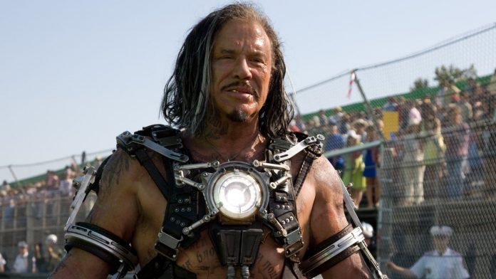 Mickey Rourke, il villain di Iron Man 2 spara a zero sulla Marvel. La sua frase farà infuriare i fan mickey rourke iron man
