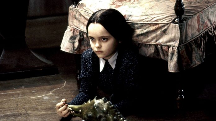 Wednesday: scelta l’attrice che interpreterà Mercoledì Addams nella serie Netflix jenna ortega sarà mercoledì addams nella serie netflix