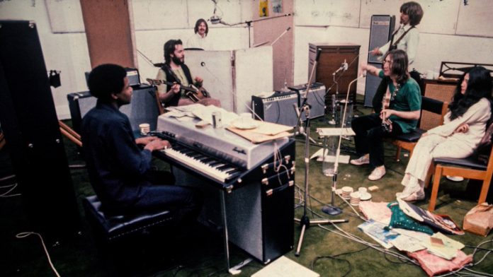 The Beatles: Get Back, il film di Peter Jackson diventa una docuserie per Disney+ The Beatles