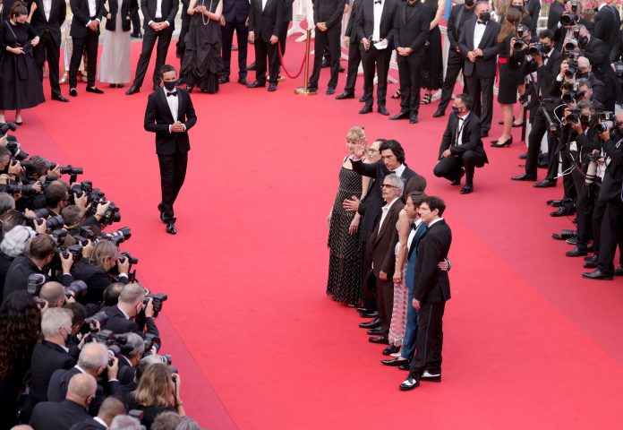Festival di Cannes 2021 al via: le foto del red carpet di Annette e il racconto della cerimonia d’apertura