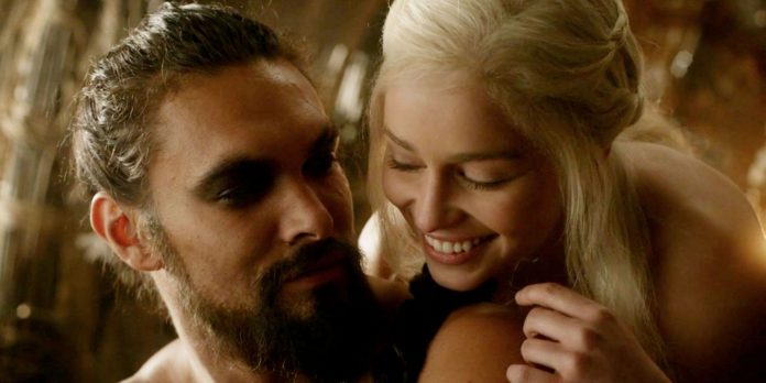 Il Trono di Spade, Daenerys e Khal Drogo si riuniscono: le foto di Emilia Clarke e Jason Momoa fanno sognare i fan Il trono di spade
