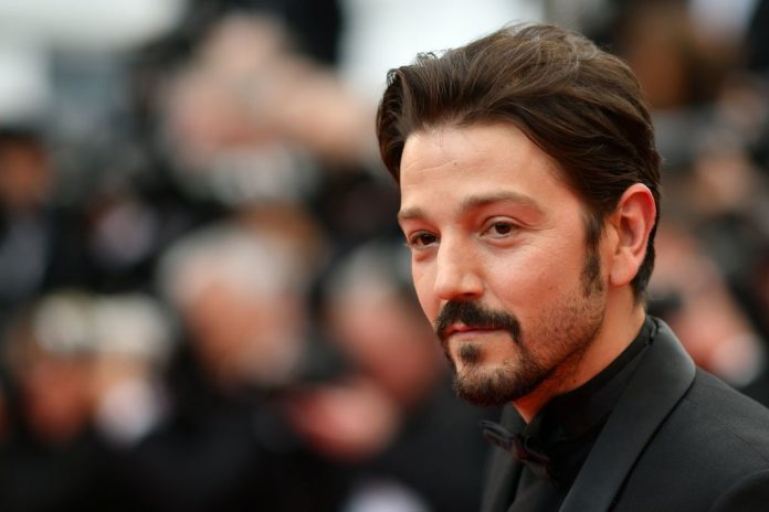 Separati insieme: la nuova serie dramedy di Diego Luna su Netflix Separati insieme Netflix