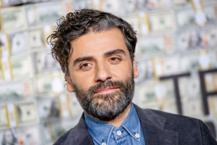 Il collezionista di carte: cast, trama e trailer del film in concorso a Venezia 78 Il collezionista di carte cast