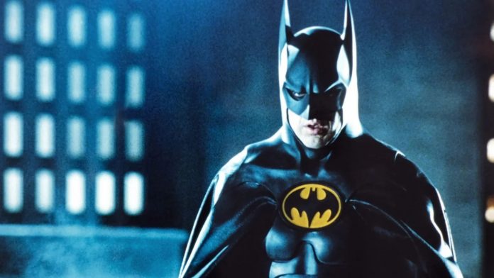 Michael Keaton, l’attore esalta i fan per il ritorno del suo Batman in The Flash: «È grandioso» batman michael keaton