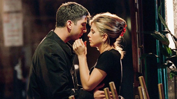 Jennifer Aniston e David Schwimmer, le star di Friends stanno insieme? Uno dei due rompe il silenzio jennifer aniston e david schwimmer