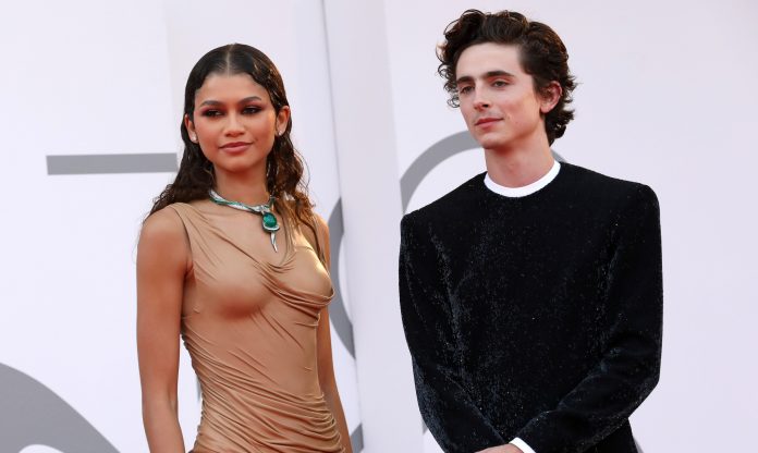 Venezia 78, tutte le star sul red carpet di Dune: Timothée Chalamet e Zendaya incantano la Mostra dune