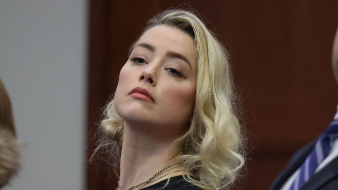 Amber Head Porno - Amber Heard reciterÃ  in un film porno? Ecco i dettagli della proposta hot  ricevuta dall'attrice