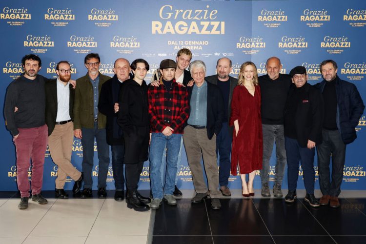 Grazie ragazzi cast e trama del film dal 12 gennaio al cinema Grazie ragazzi cast e trama del film dal 12 gennaio al cinema
