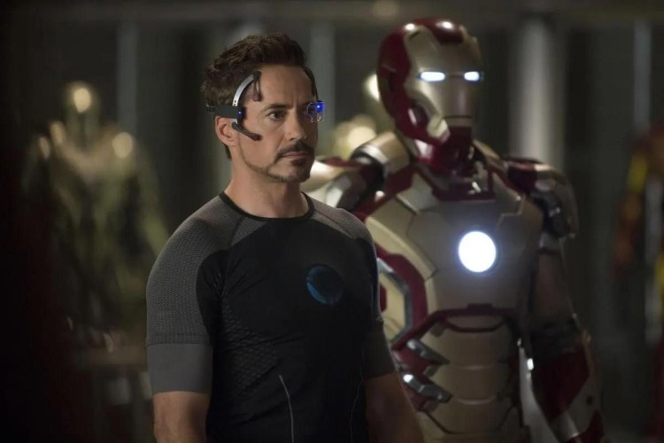 Robert Downey Jr. come Iron Man/Tony Stark
